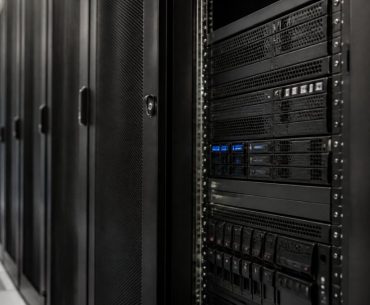 Reliable Dedicated Server for Database Applications
